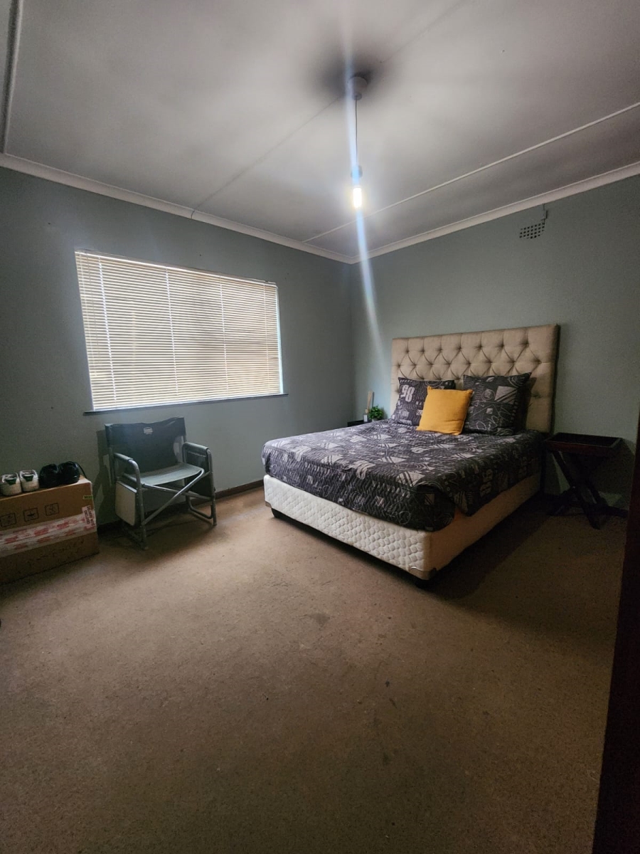 To Let 4 Bedroom Property for Rent in Eikendal Western Cape